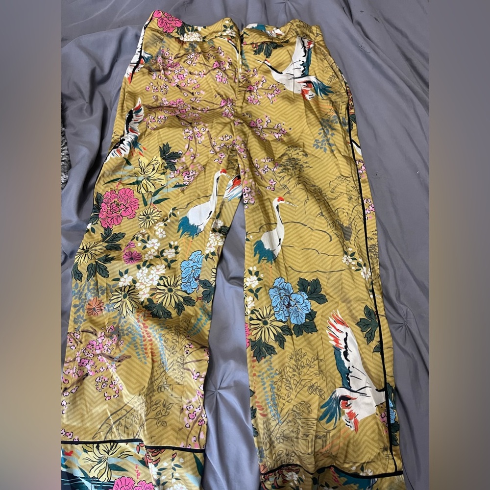 Zara pants small
